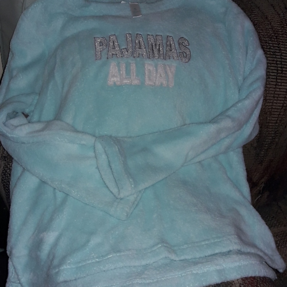 Bed sweater